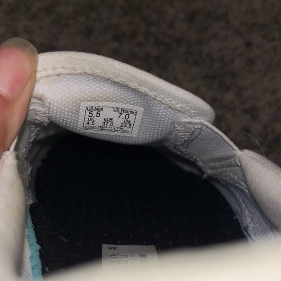 White slip on vans - Picture 7 of 8